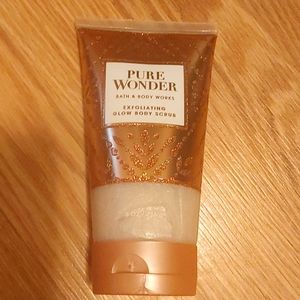 Pure Wonder Exfoliating Glow Body Scrub